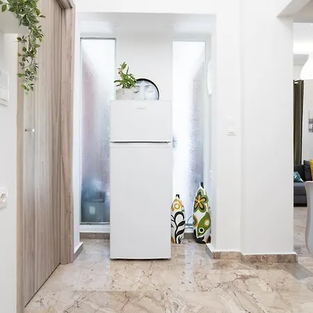 Canevaro Old Port Apartment *